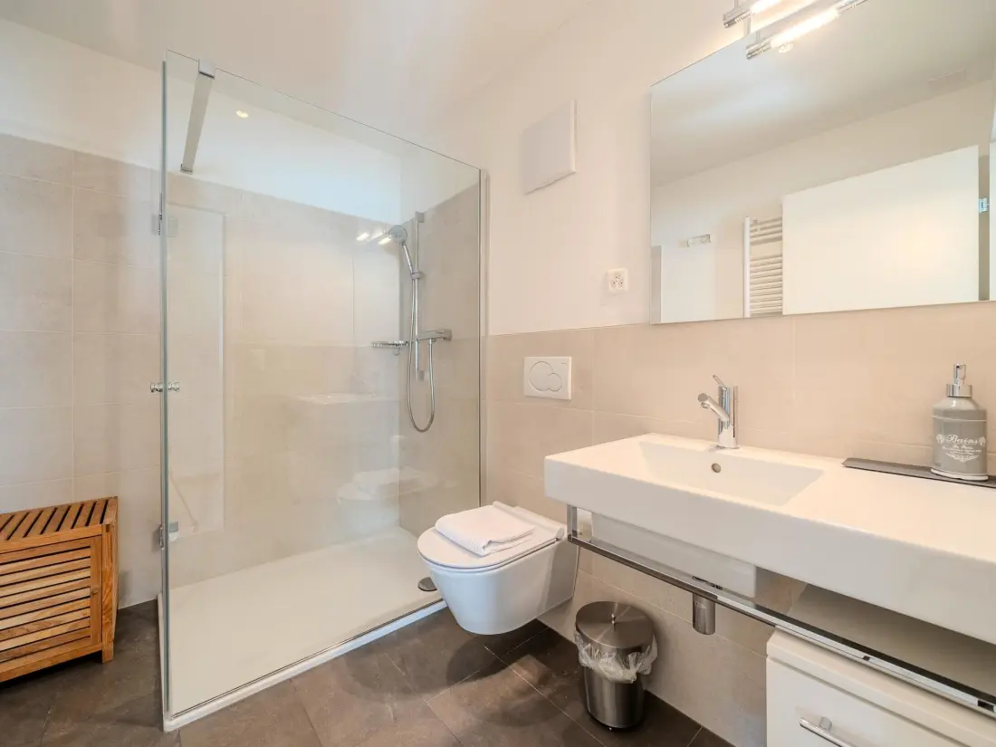 Résidence Sunnaschy Heidi by Arosa Vacations Appartement/Fewo, Dusche und Badewanne, 2 Sch