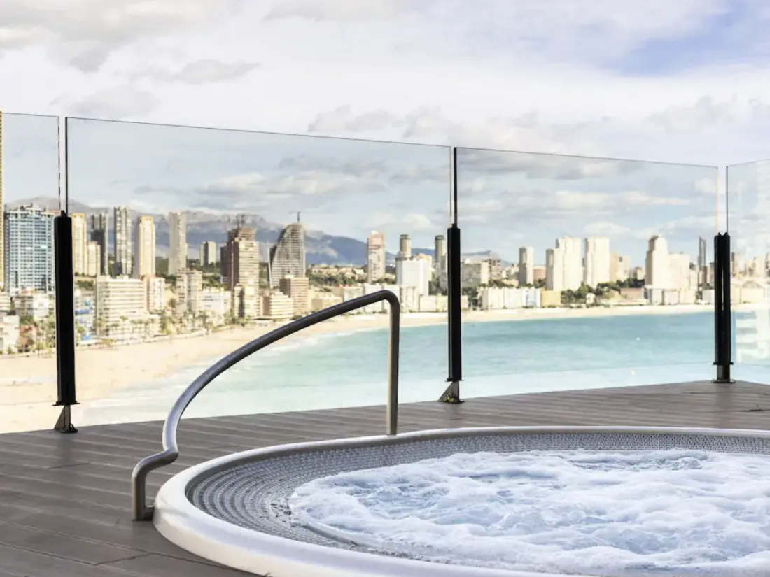 Résidence Luxuriöses Apartment mit Pool und Garage am Poniente Beach!