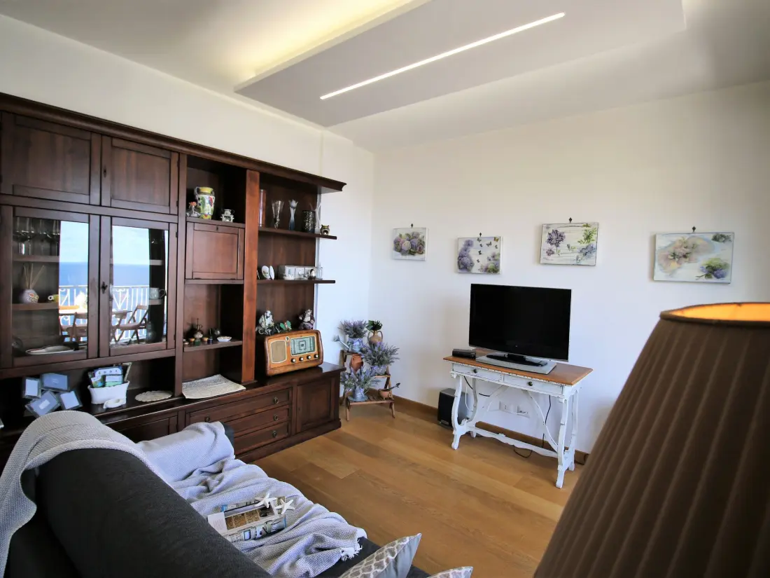 Résidence mit Terrasse
