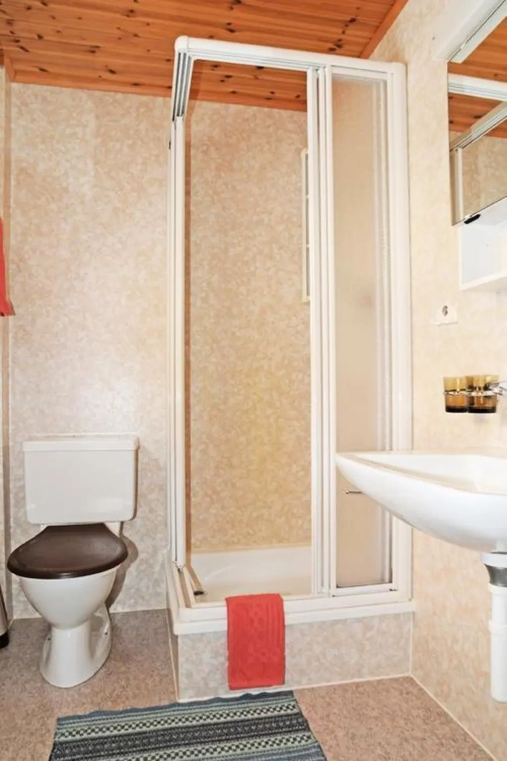 Résidence Bärgblüemli 2. OG Ost Studio, Dusche oder Bad, WC 1 1/2 Zimmerwohnung, 2-Betten