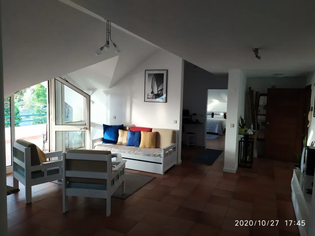 Résidence mit Terrasse