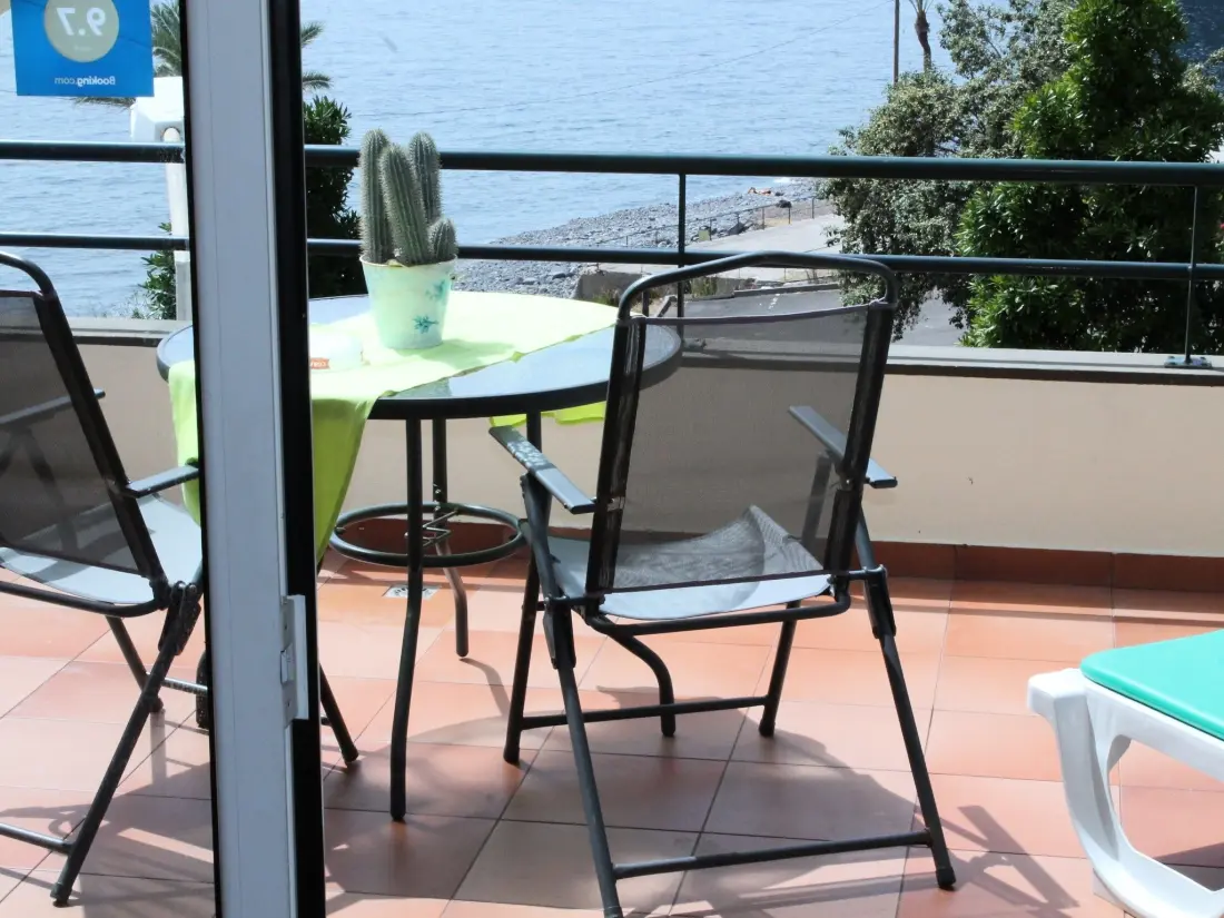 Résidence mit Terrasse