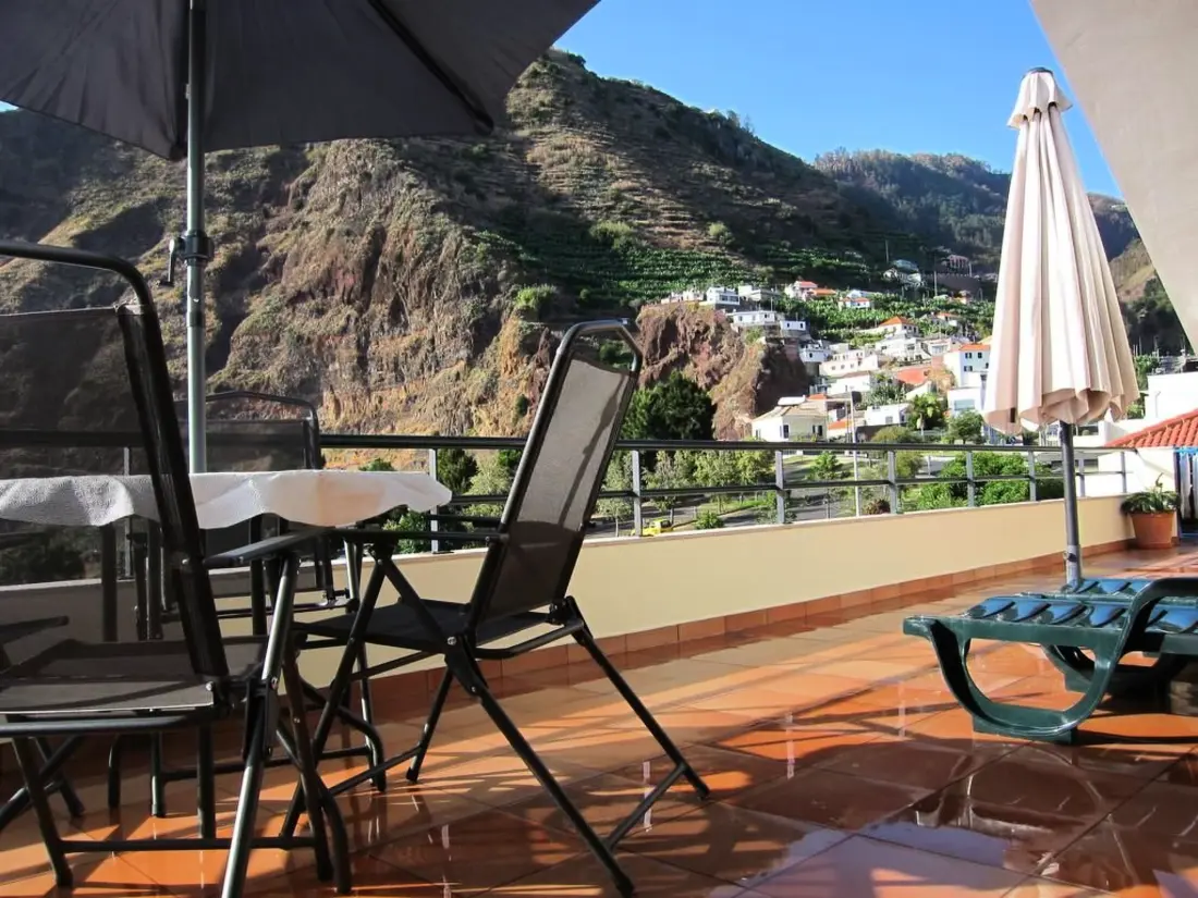 Résidence mit Terrasse