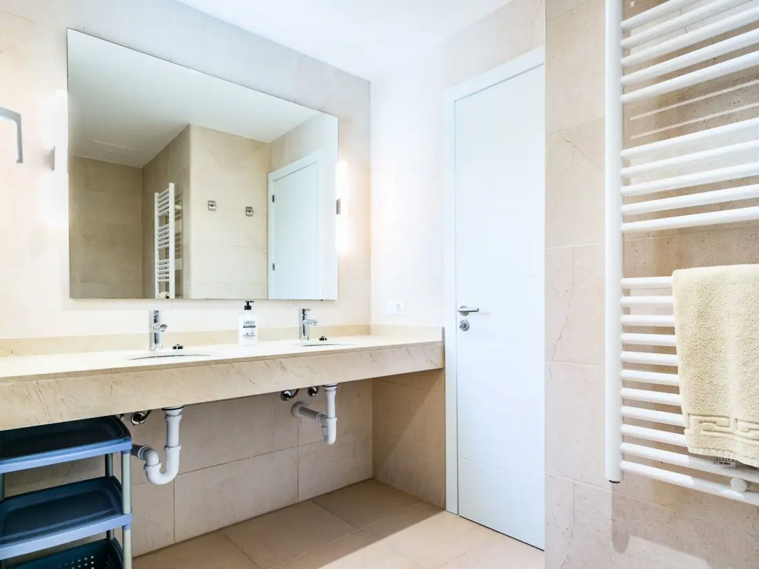 Résidence Wohnung mit gemeinsamem Pool, Grill und Meerblick