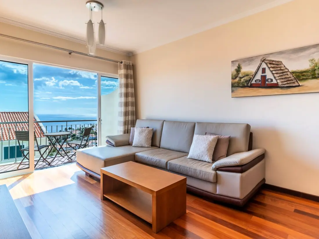 Résidence "Garajau View" mit Balkon