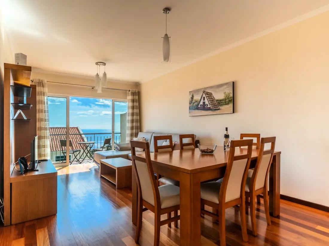 Résidence "Garajau View" mit Balkon