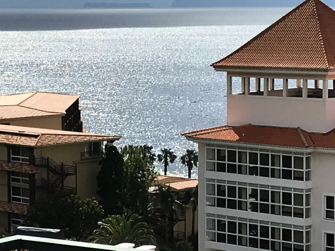 Résidence mit Blick auf das Wasser
