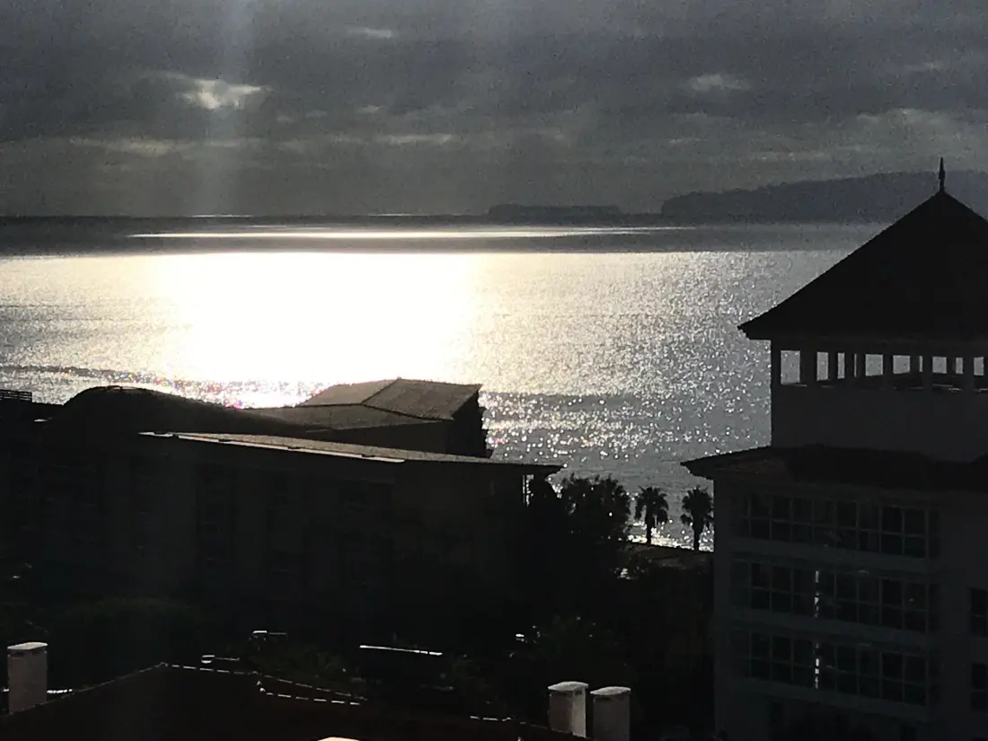 Résidence mit Blick auf das Wasser