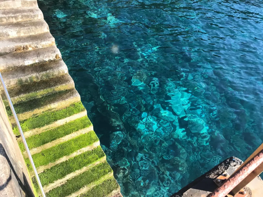 Résidence mit Blick auf das Wasser