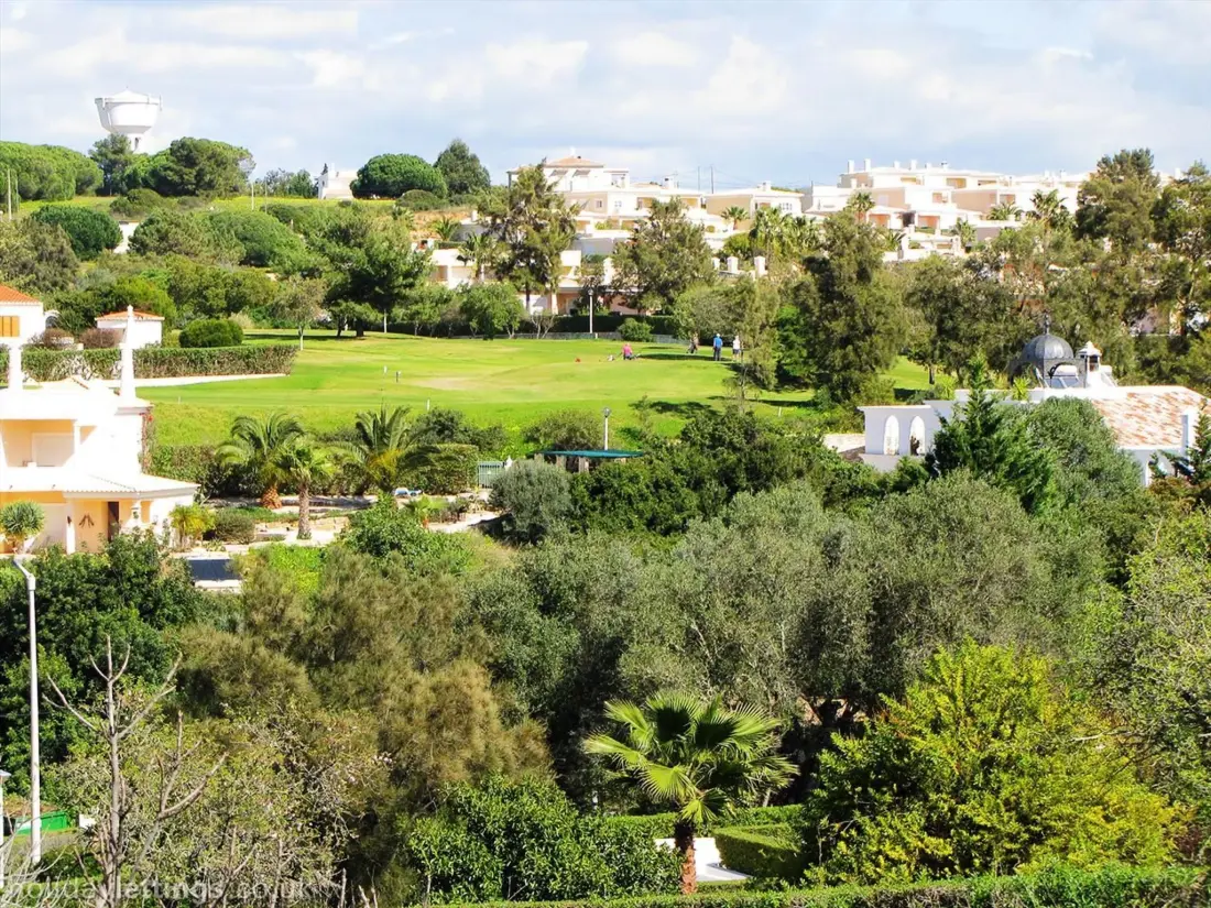 Résidence Große Wohnung in Carvoeiro mit Möblierter Terrasse