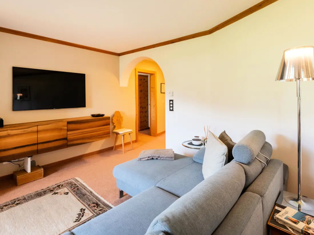 Résidence Bündastrasse 22 EG Appartement/Fewo, Dusche oder Bad, WC 2 1/2-Zimmerwohnung