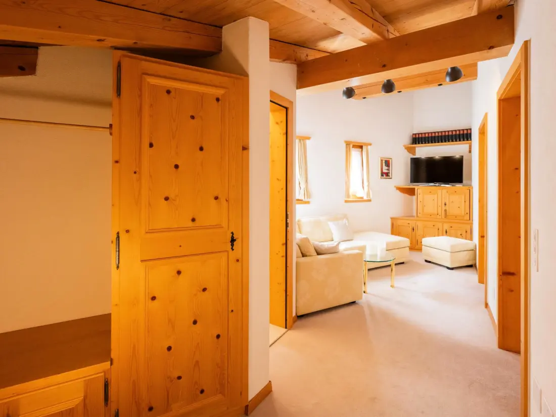 Résidence Bündastrasse 22 OG Appartement/Fewo, Dusche oder Bad, WC 6 1/2-Zimmerwohnung