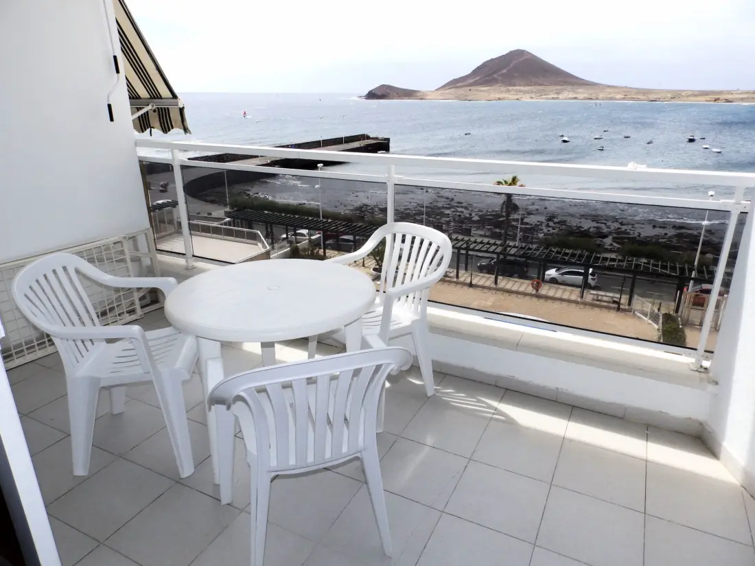 Résidence mit Balkon und Meerblick