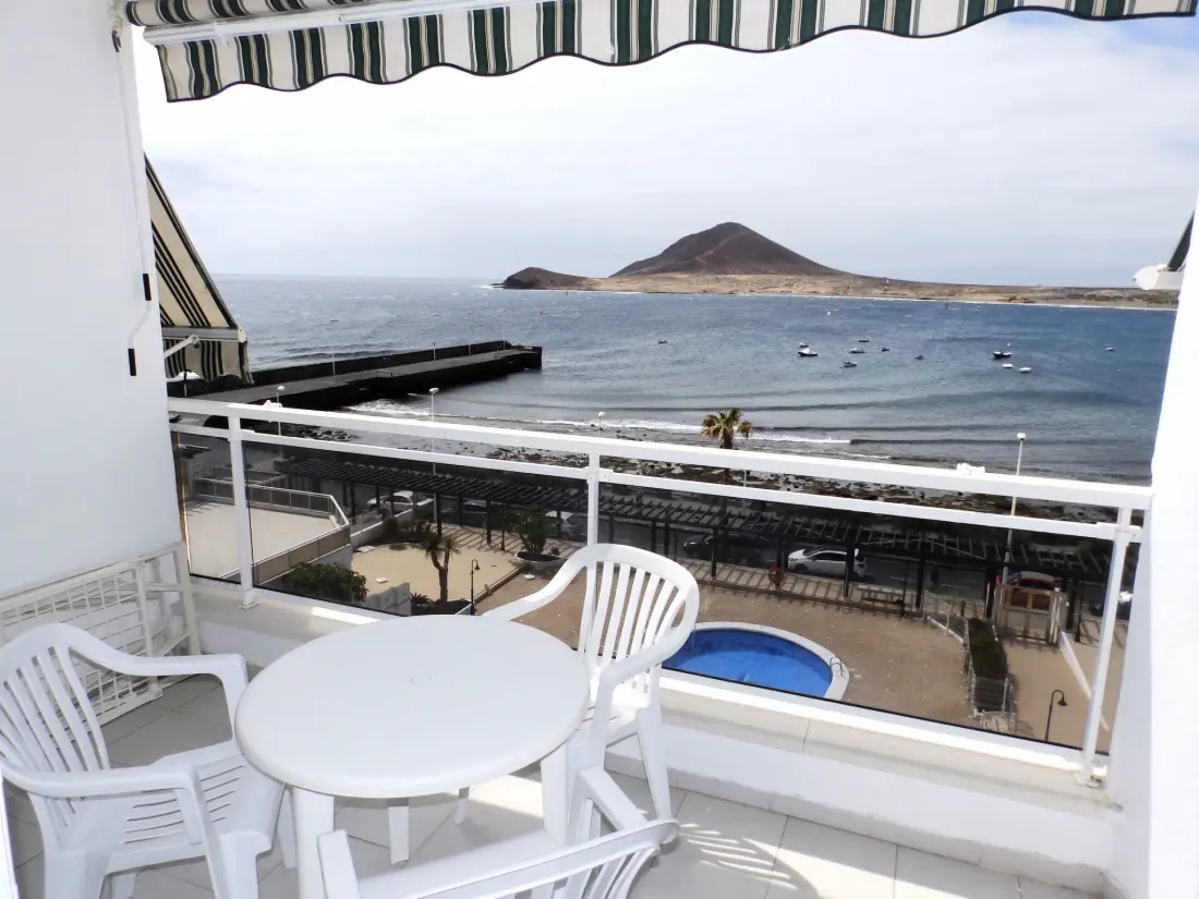 Résidence mit Balkon und Meerblick