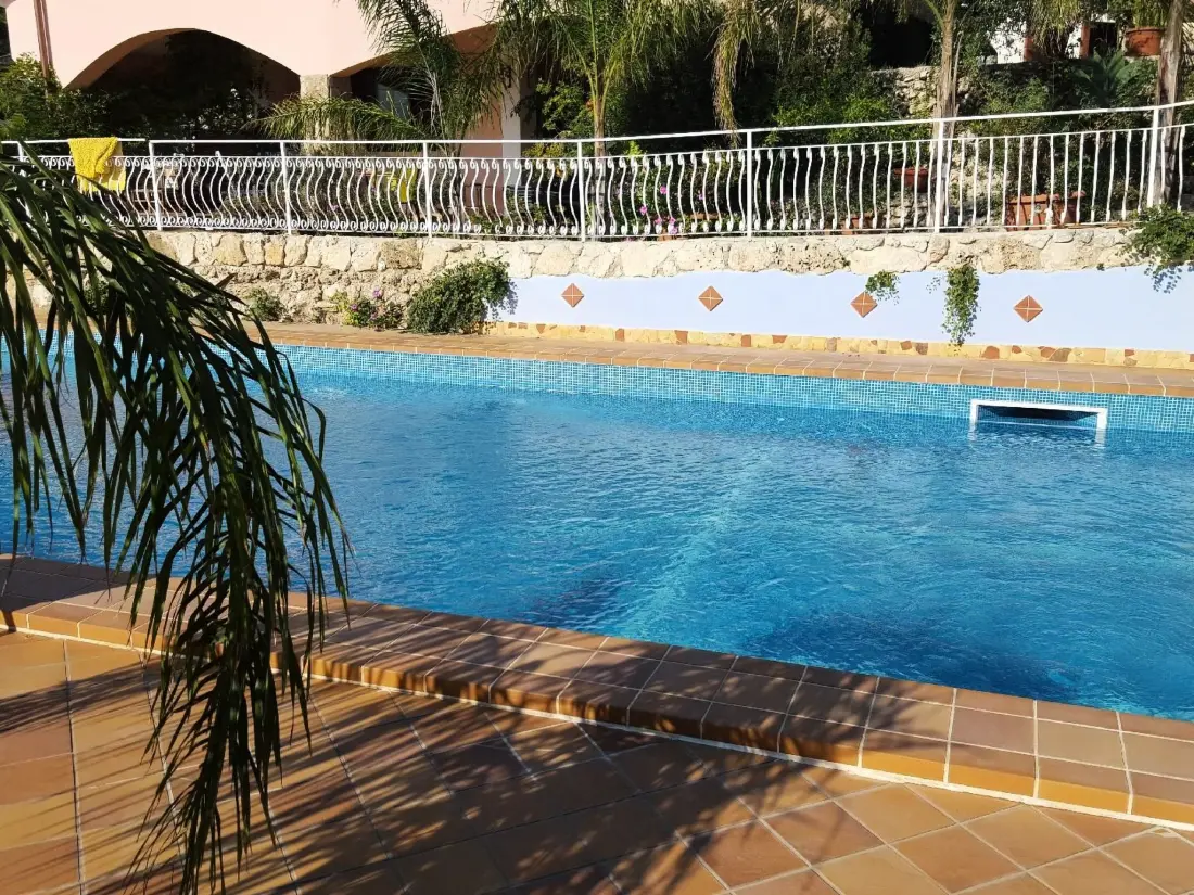 Résidence SYRAKUS IN WOHNSITZ MIT POOL PLEMMIRIO