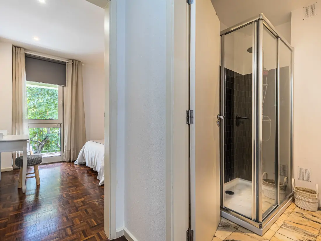 Résidence Wohnung mit Balkon im Stadtzentrum, bei Farmer's Market