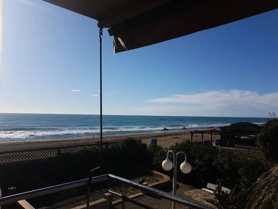 Résidence Apartment mit Meerblick, Terrasse und Schwimmbad