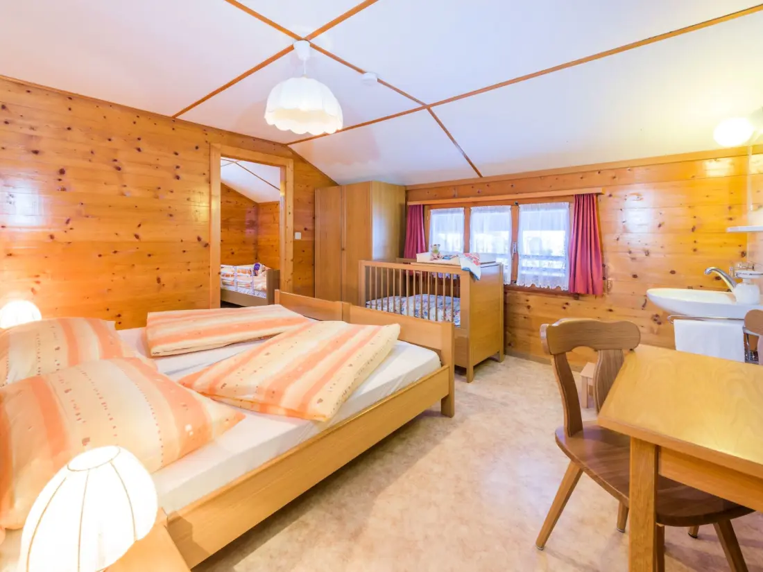 Résidence Chalet Ferienwohnungen Schwalbennest Moos Grächen, (Grächen),