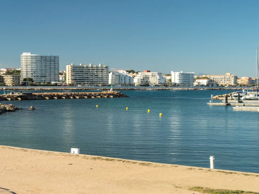 Résidence Costabravaforrent Balcó 7, mit gemeinschaftlichem Schwimmbad
