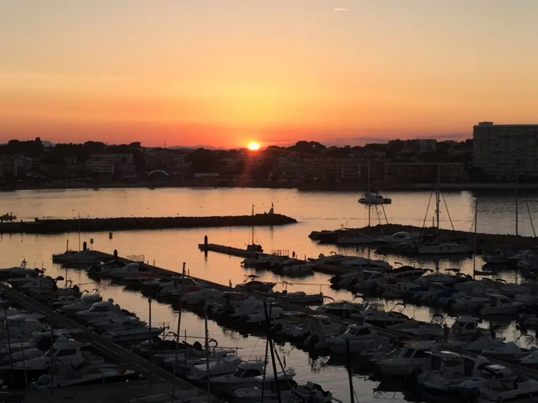Résidence Costabravaforrent Marina, schöne Wohnung in erster Meereslinie