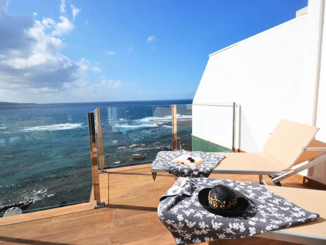 Résidence Wohnung mit privater Terrasse und Meerblick