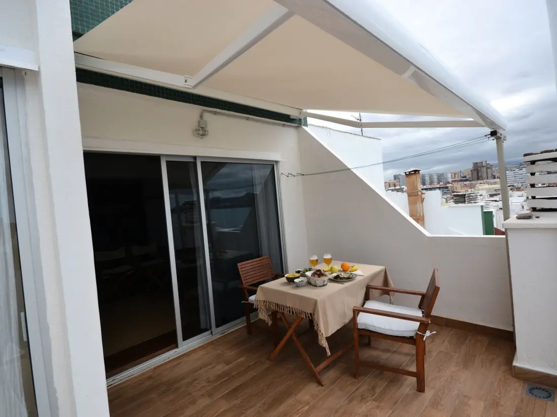 Résidence Wohnung mit privater Terrasse und Meerblick