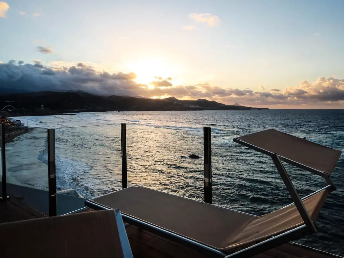 Résidence Wohnung mit privater Terrasse und Meerblick