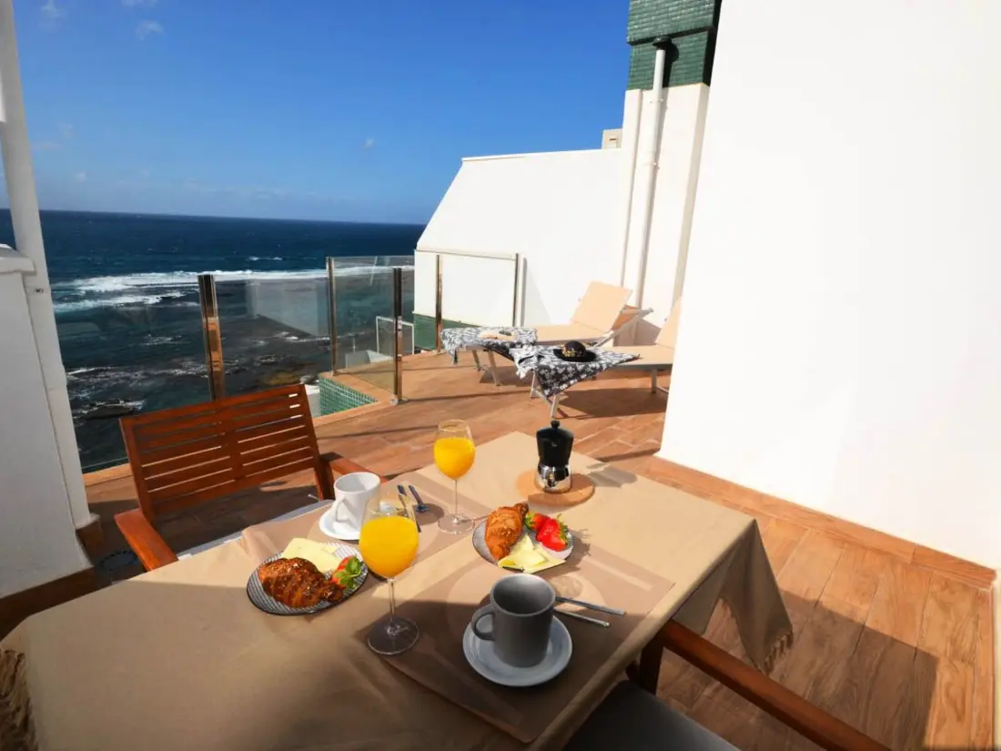 Résidence Wohnung mit privater Terrasse und Meerblick