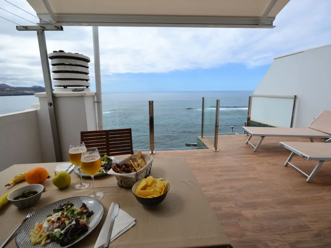 Résidence Wohnung mit privater Terrasse und Meerblick