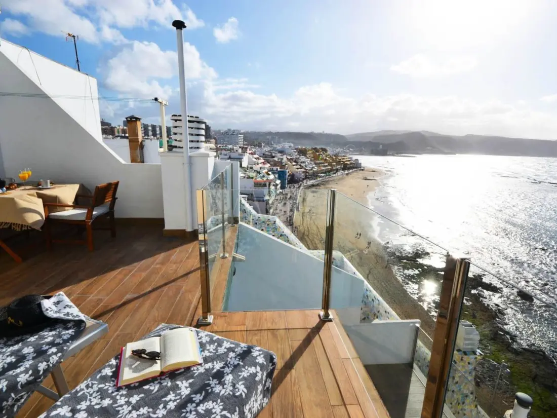 Résidence Wohnung mit privater Terrasse und Meerblick