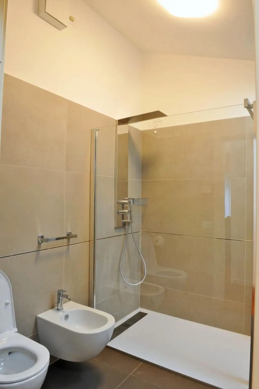 Résidence Große Wohnung in Limone Sul Garda mit Terrasse und Garten und Nah am Strand