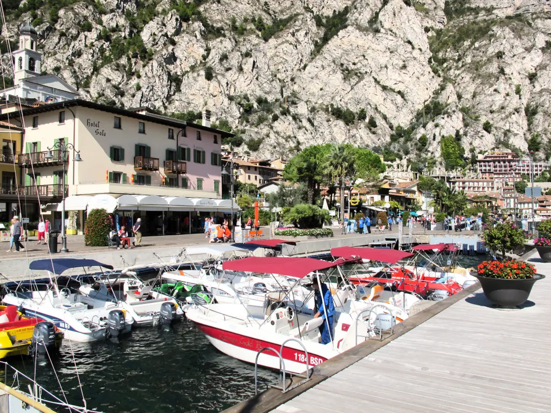 Résidence Große Wohnung in Limone Sul Garda mit Terrasse und Garten und Nah am Strand