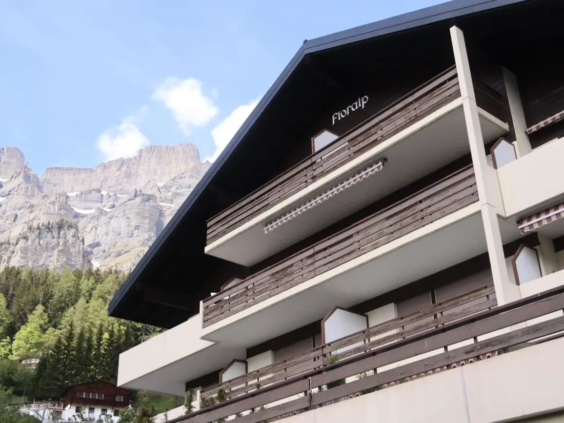 Résidence Floralp 5 # 4-bed apartment, Bad, WC 4-Bettwohnung, Bad, WC