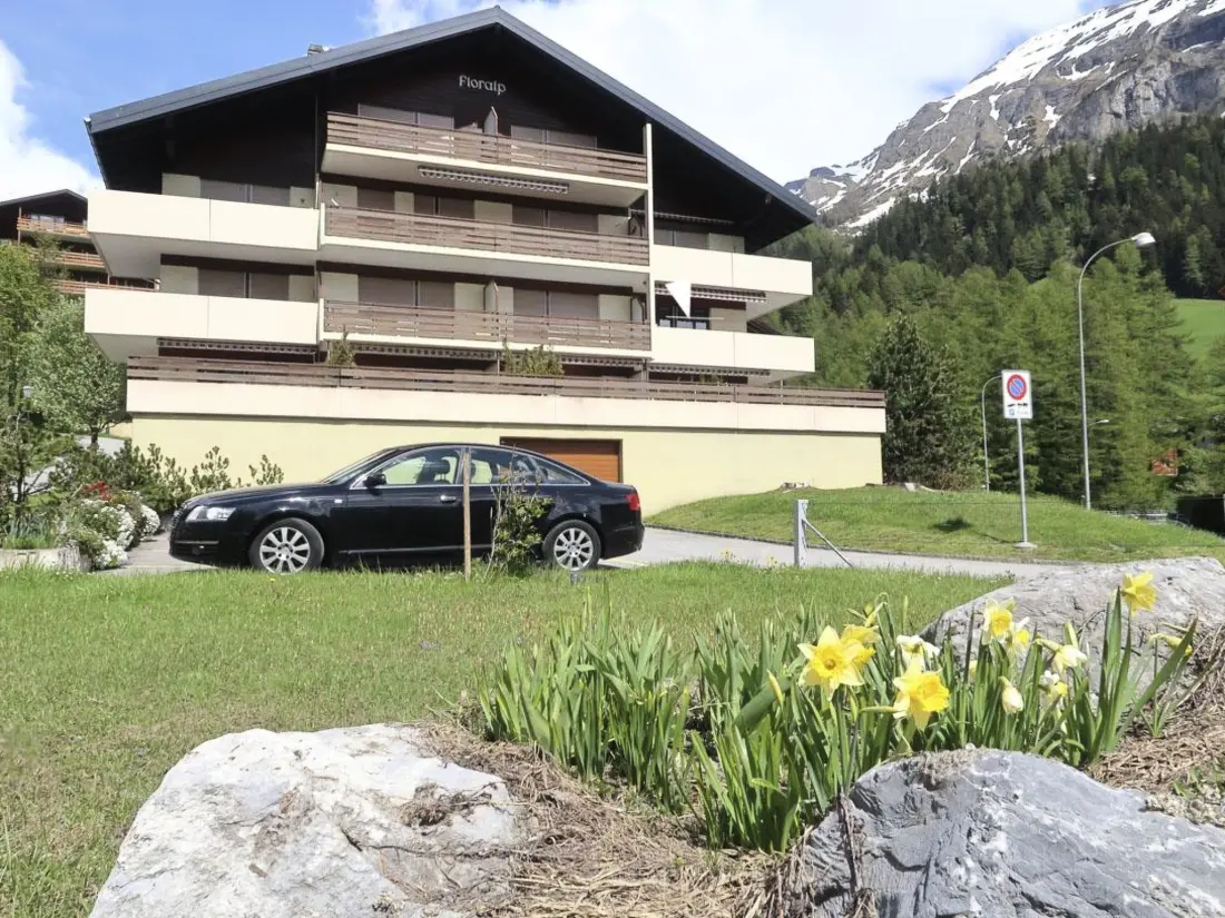 Résidence Floralp 5 # 4-bed apartment, Bad, WC 4-Bettwohnung, Bad, WC