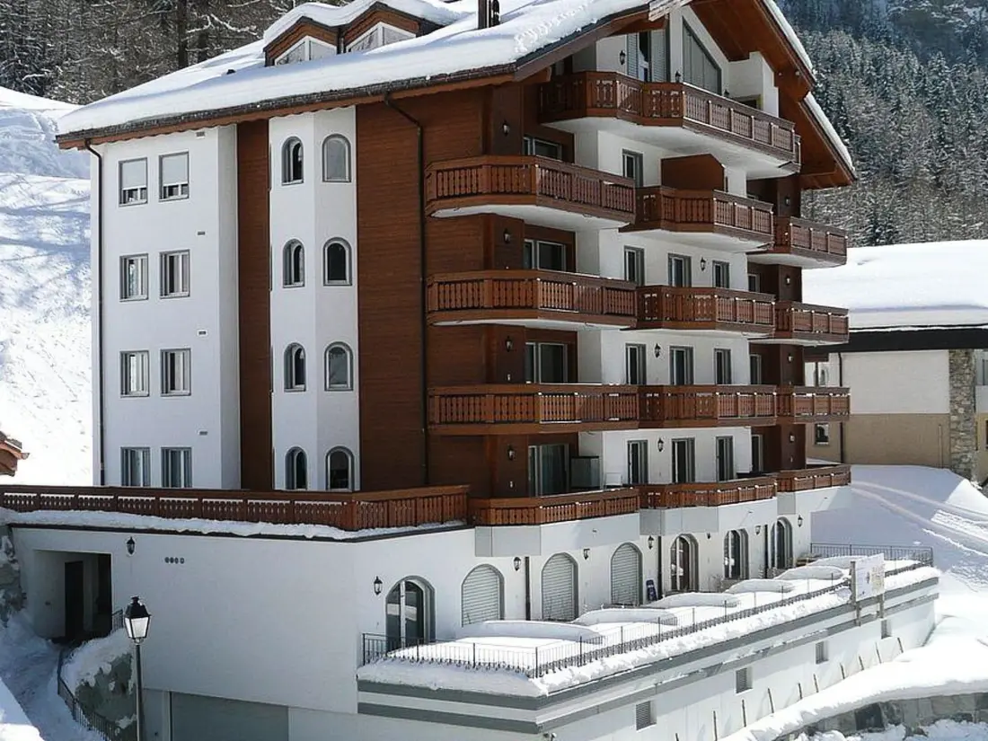 Résidence Residenz Iris Leukerbad # 4-bed apartment, Dusche und Bad, WC