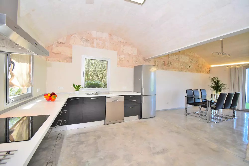 à Maria de la Salut