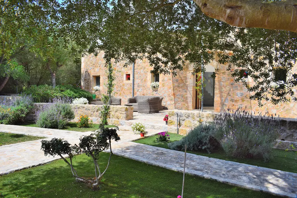 à Maria de la Salut