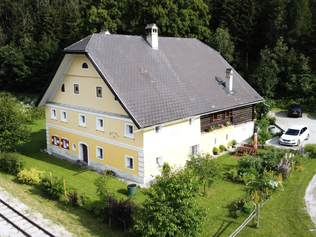 Résidence Große Wohnung im ersten Stock, mit großem Garten