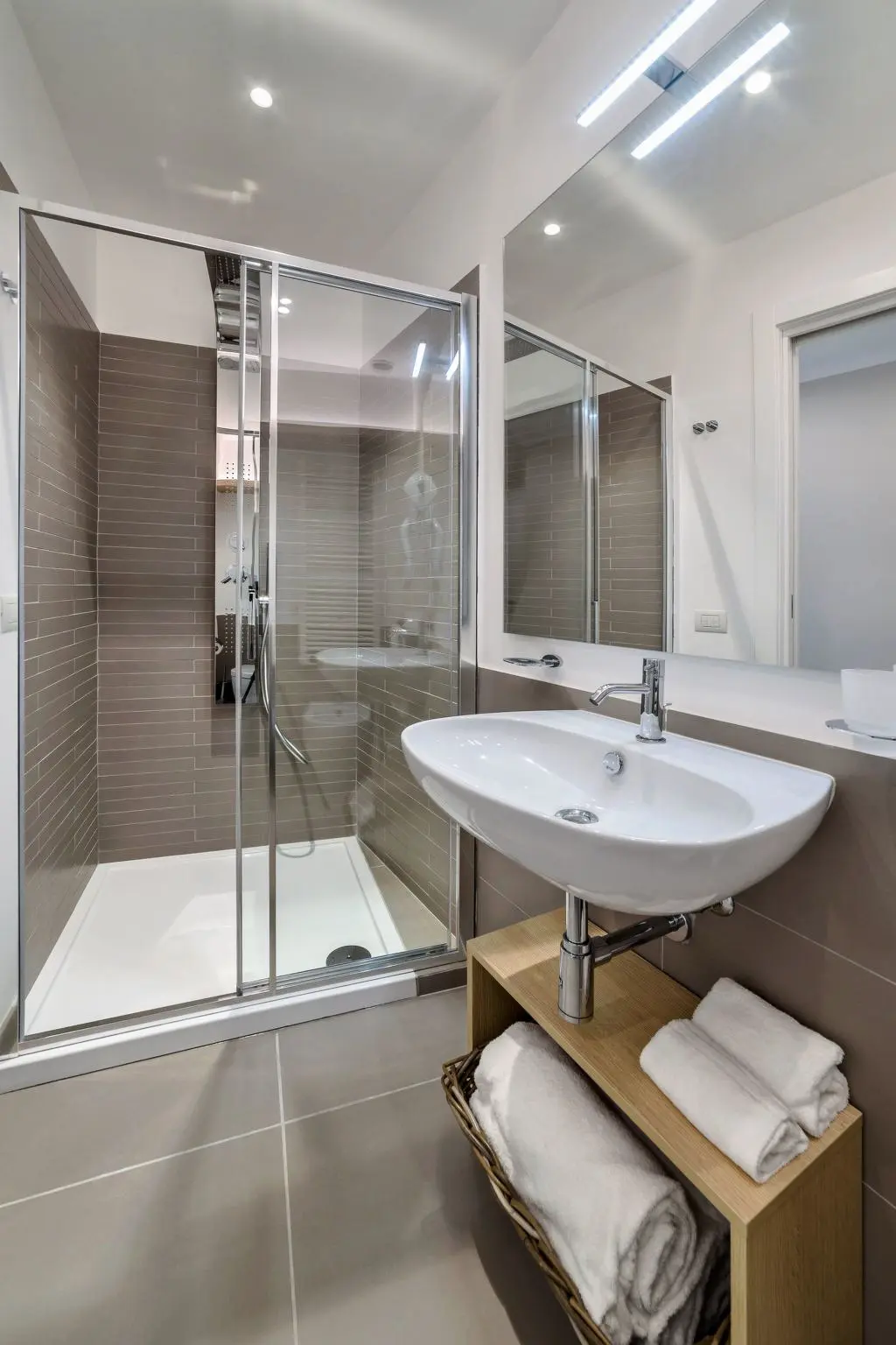 Résidence Großes Appartement in Ragusa mit Kleinem Balkon