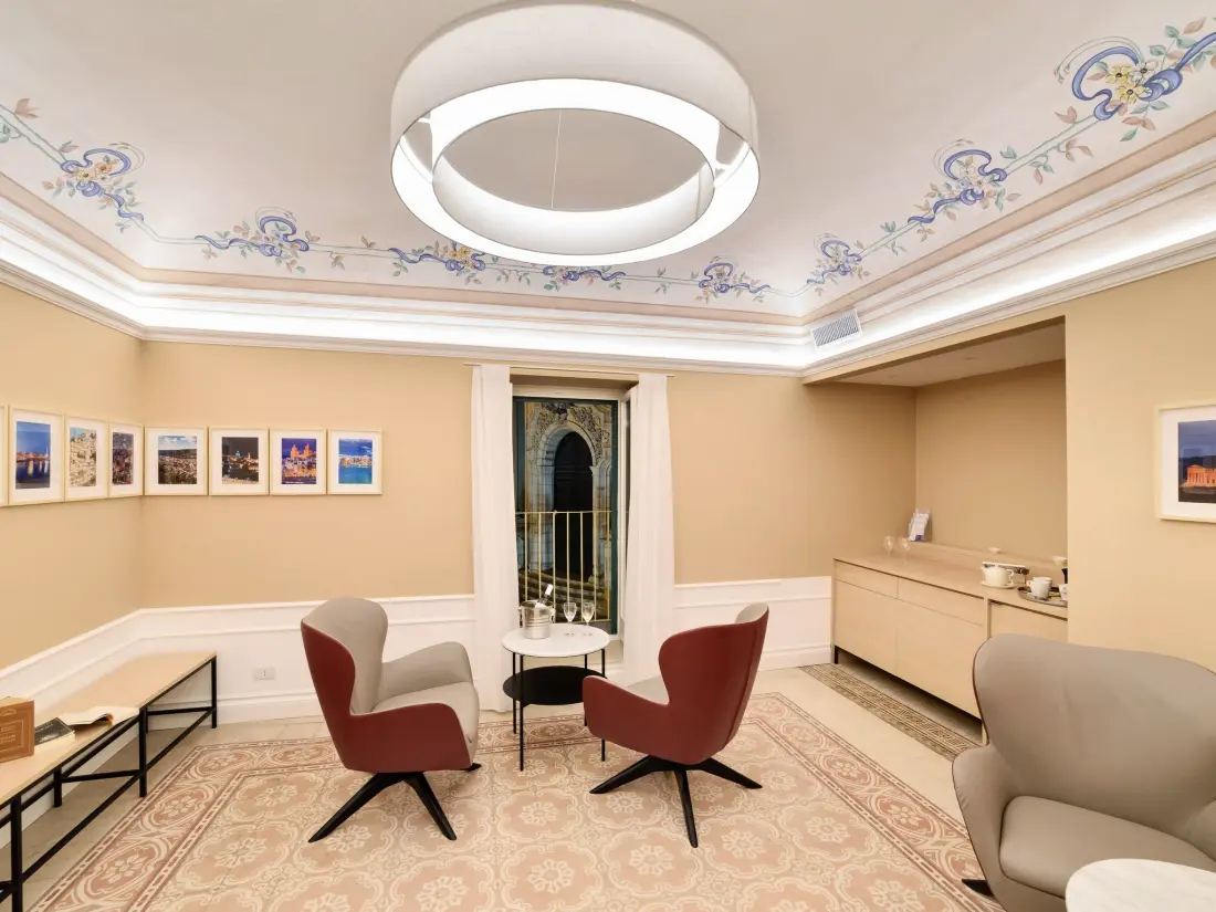 Résidence Großes Appartement in Ragusa mit Kleinem Balkon