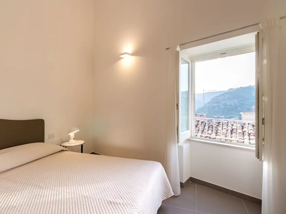 Résidence Großes Appartement in Ragusa mit Kleinem Balkon