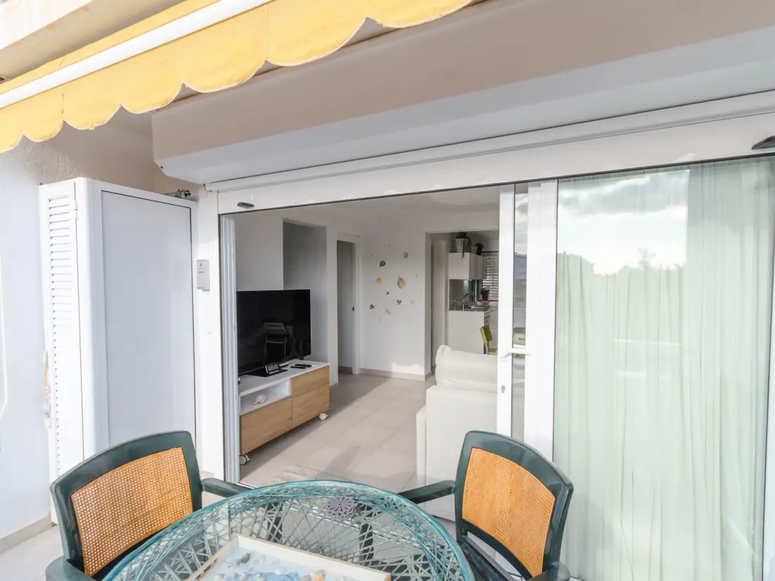 Résidence Terrassenwohnung mit zwei Schlafzimmern am Strand