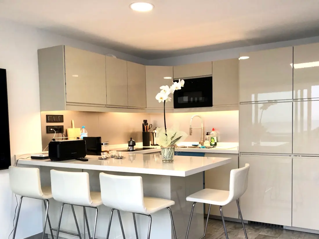 Résidence Traumwohnung mit Meerblick und Gemeinschaftspool