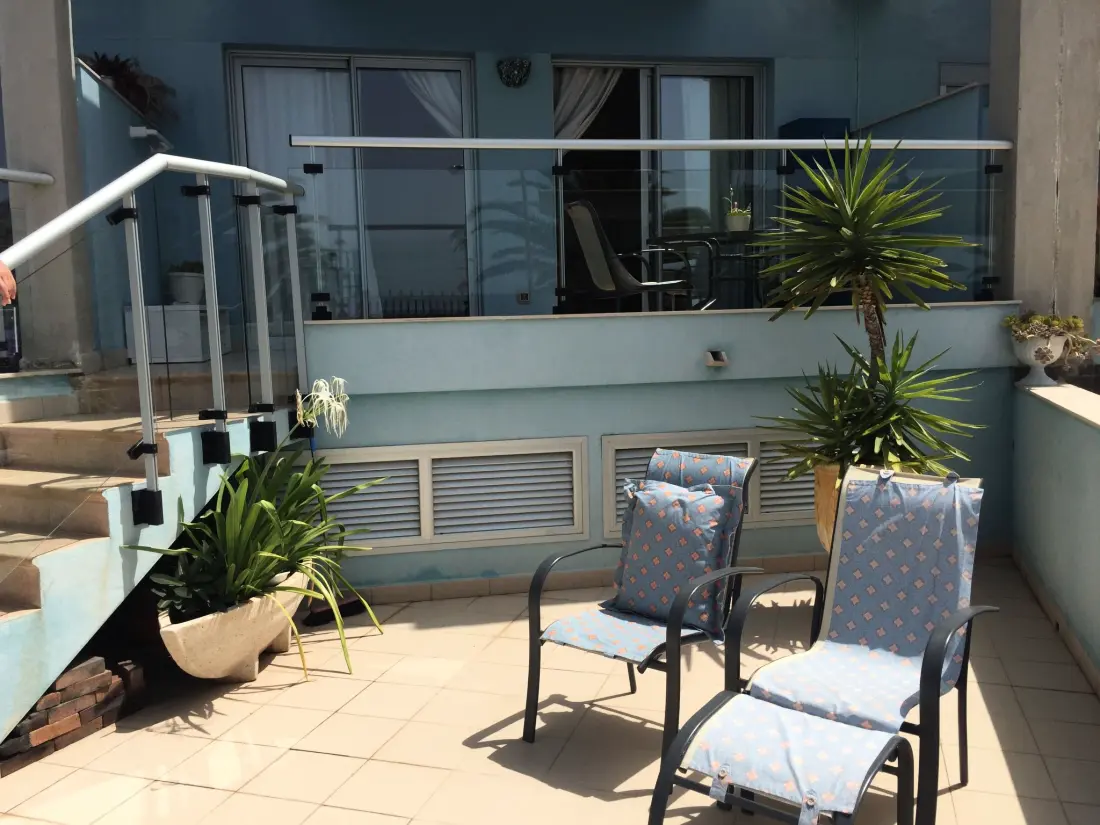 Résidence Beach blue Ferienwohnung, Klimaanlage, WLAN, Terrasse
