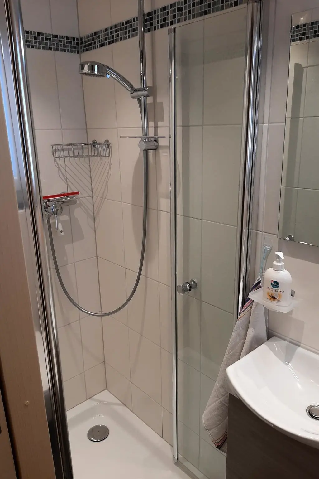 Résidence Abendrot 1. OG Süd-West Appartement/Fewo, Dusche oder Bad, WC