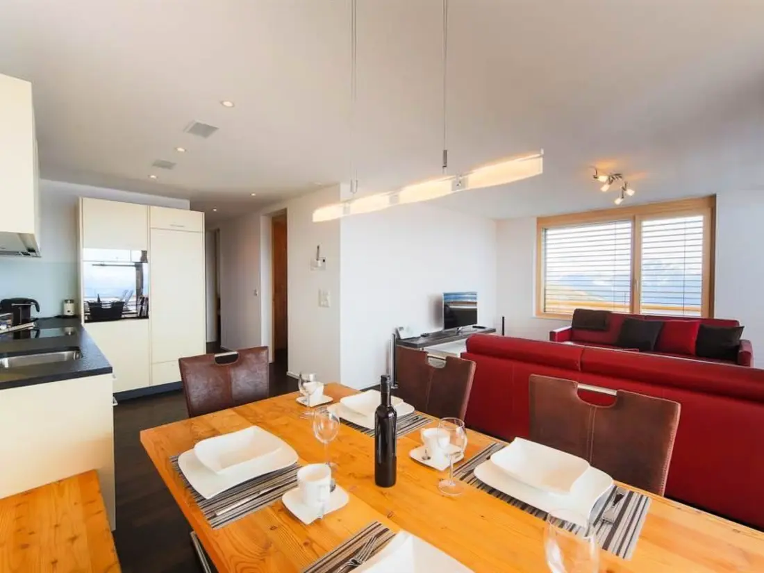 Résidence Apartmenthaus Riederhoru A 1. OG Ost Appartement/Fewo, Dusche und Bad, WC, 2 Sch