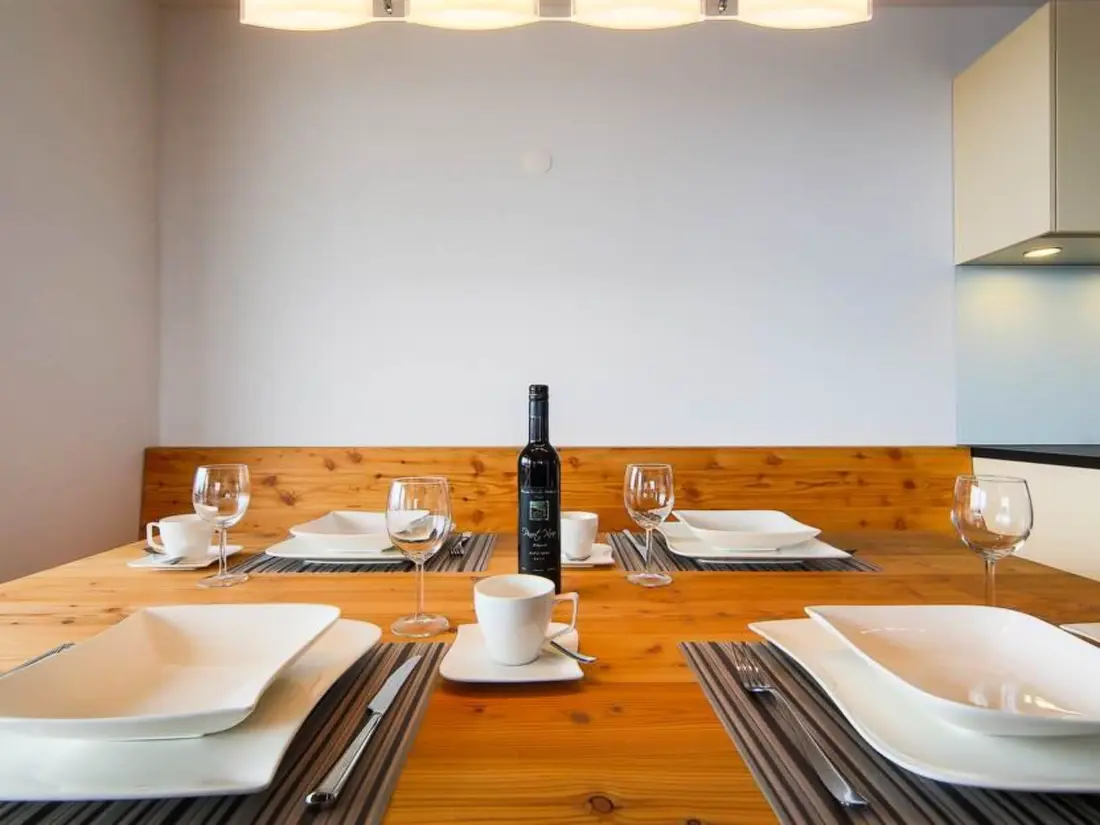 Résidence Apartmenthaus Riederhoru A 1. OG Ost Appartement/Fewo, Dusche und Bad, WC, 2 Sch