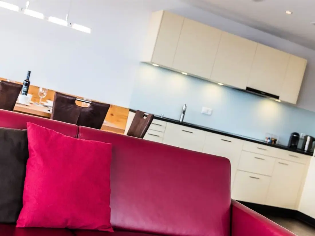 Résidence Apartmenthaus Riederhoru A 1. OG Ost Appartement/Fewo, Dusche und Bad, WC, 2 Sch