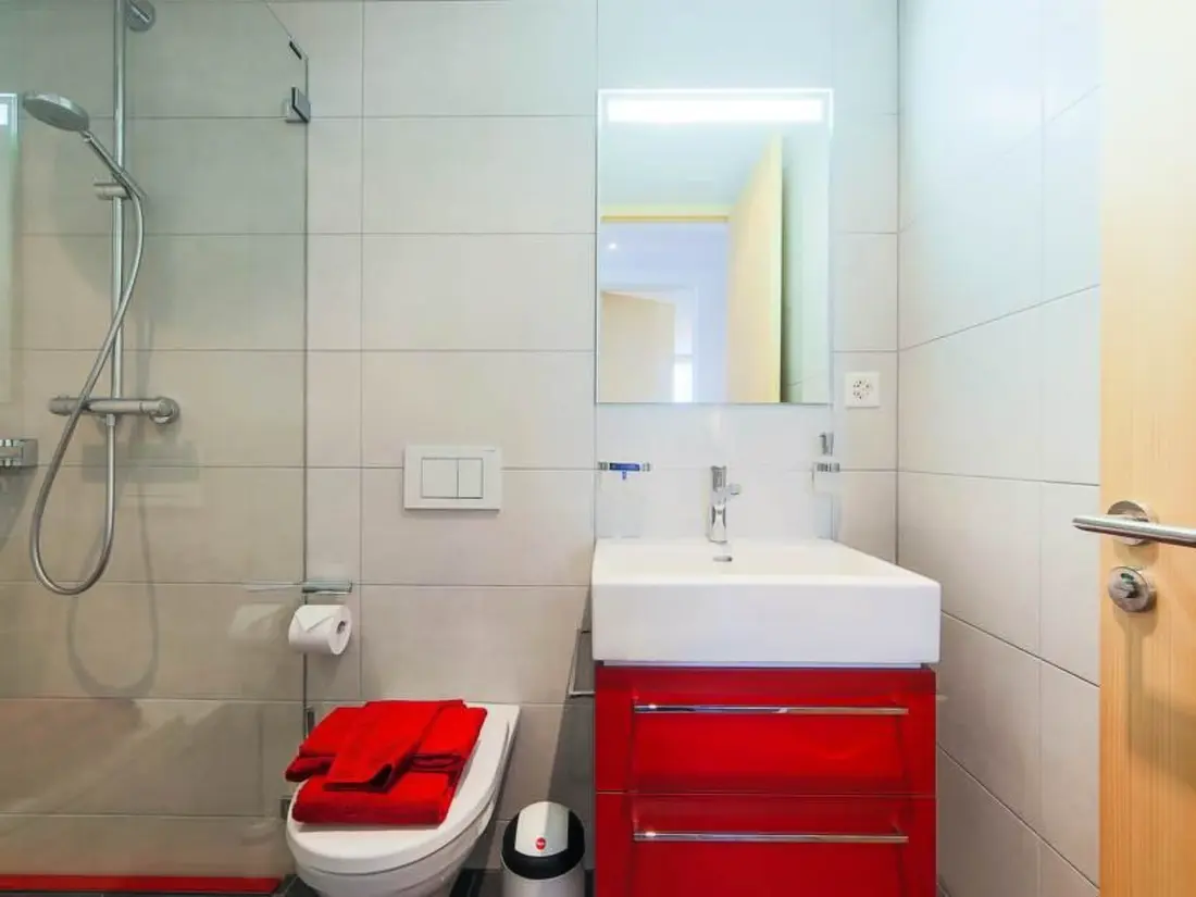 Résidence Apartmenthaus Riederhoru A 1. OG Ost Appartement/Fewo, Dusche und Bad, WC, 2 Sch