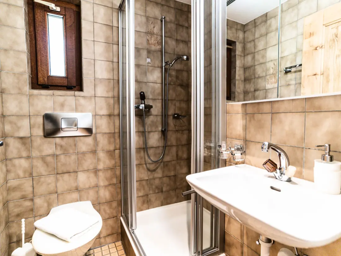 Résidence Sportina 33 3. OG Süd-West Appartement/Fewo, Dusche und Bad, WC